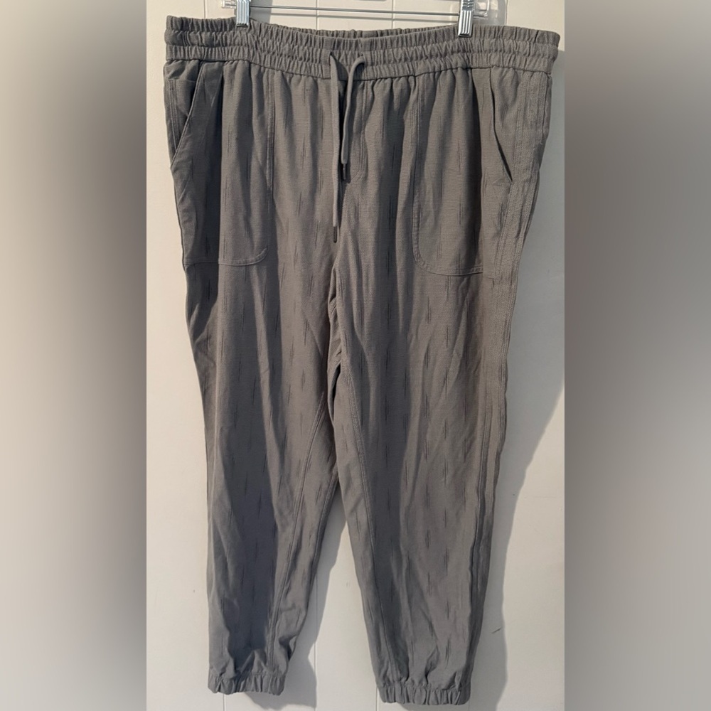 ATHLETA - Farallon Printed Jogger Pant Gray, Size 22 - Picture 2 of 8